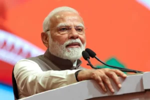 বারাণসীতে পরিকাঠামো প্রকল্পের উদ্বোধন করছেন প্রধানমন্ত্রী নরেন্দ্র মোদী