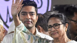 তৃণমূলে পালাবদলের সূচনা! লোকসভার নতুন দলনেতা অভিষেক বন্দ্যোপাধ্যায়