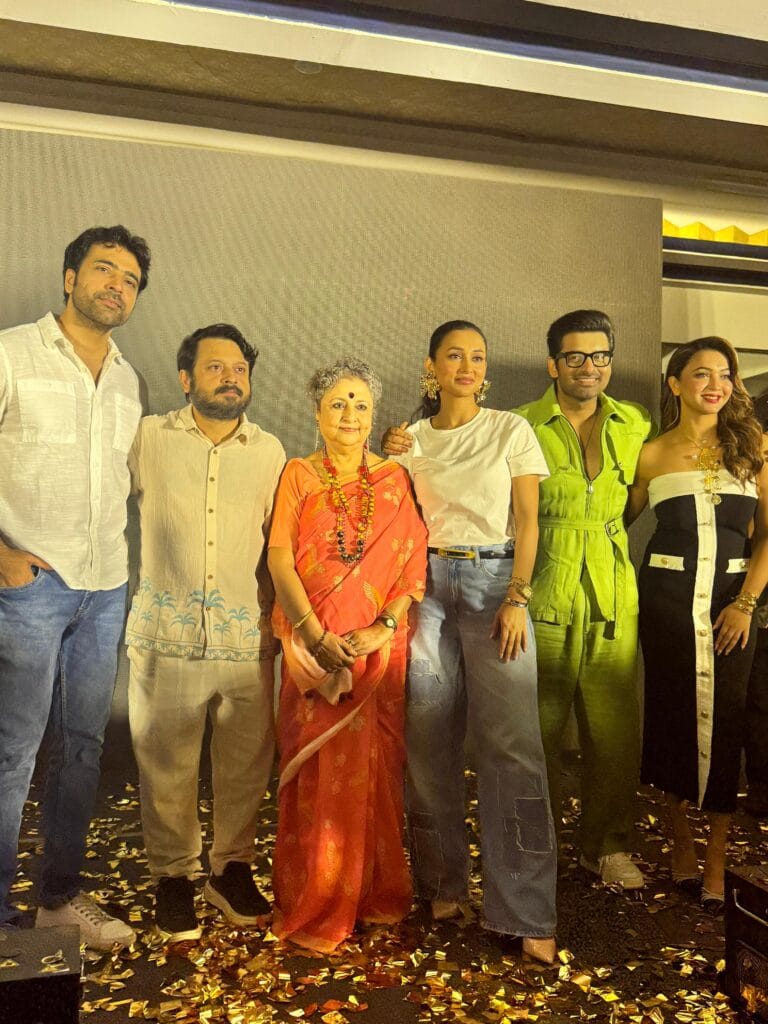 রক্তবীজ ২-এর অফিসিয়াল টিজারের পোস্টার যেখানে মূল চরিত্রদের দেখা যাচ্ছে