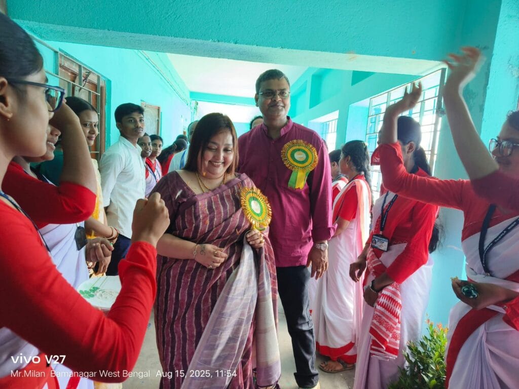 ৪৫০০ ছাত্রছাত্রীর স্বপ্নপূরণ, সাইন্স ল্যাব-লাইব্রেরি গড়ল "অশোক ব্যানার্জী ফাউন্ডেশন"