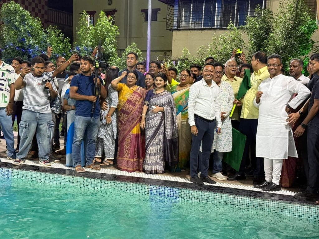 রাজারহাটে নতুন চমক, অদিতি মুন্সীর উদ্যোগে আন্তর্জাতিক মানের সুইমিং পুল