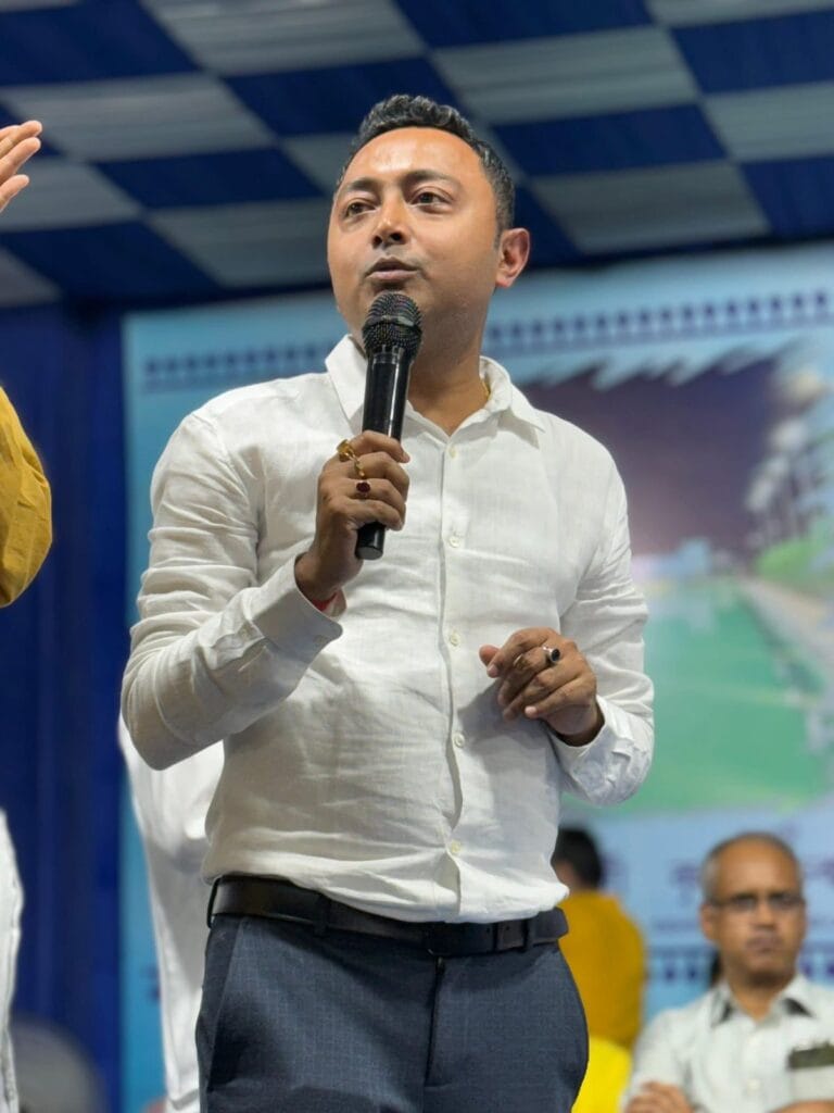 রাজারহাটে নতুন চমক, অদিতি মুন্সীর উদ্যোগে আন্তর্জাতিক মানের সুইমিং পুল