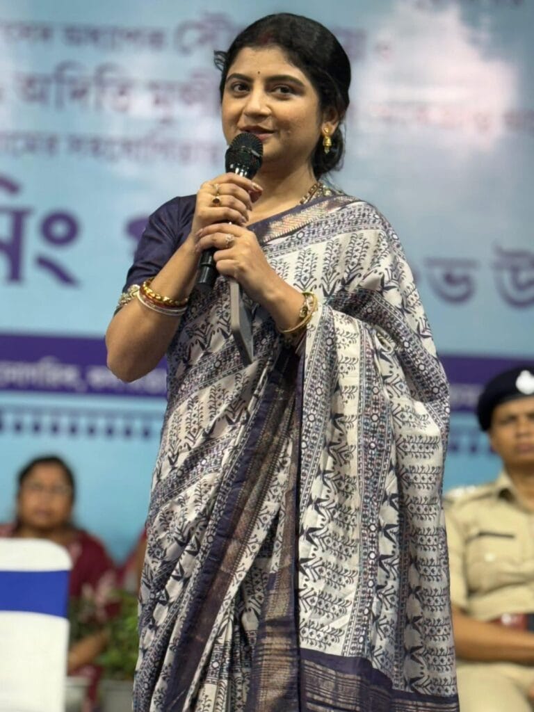 রাজারহাটে নতুন চমক, অদিতি মুন্সীর উদ্যোগে আন্তর্জাতিক মানের সুইমিং পুল