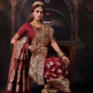 বেনারসি শাড়ির ইতিহাস: অপূর্ব নকশা আর রাজকীয় ঐতিহ্যের গল্প