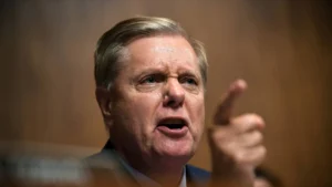 মার্কিন সিনেটরের সতর্কবার্তা ভারত ও চীনের রাশিয়া তেল আমদানি নিয়ে