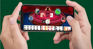 অনলাইন গেমে অর্থ খেলার ঝুঁকি নিয়ে সতর্কতা চিত্র