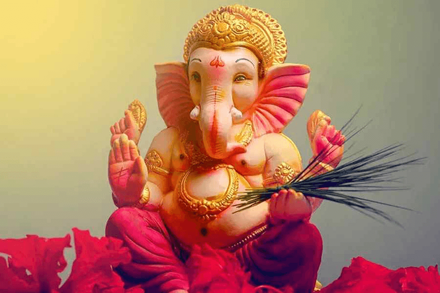 গোবিন্দ-সুনীতা আহুজা গণেশ চতুর্থী উৎসবে পরিবারের সঙ্গে আনন্দ ভাগ করছেন