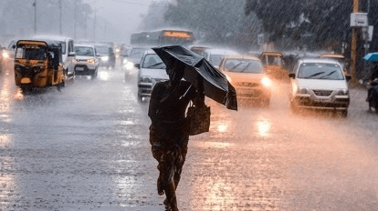 কলকাতায় লোকাল থান্ডারস্টর্মের সময় কালো মেঘ ও বৃষ্টি
