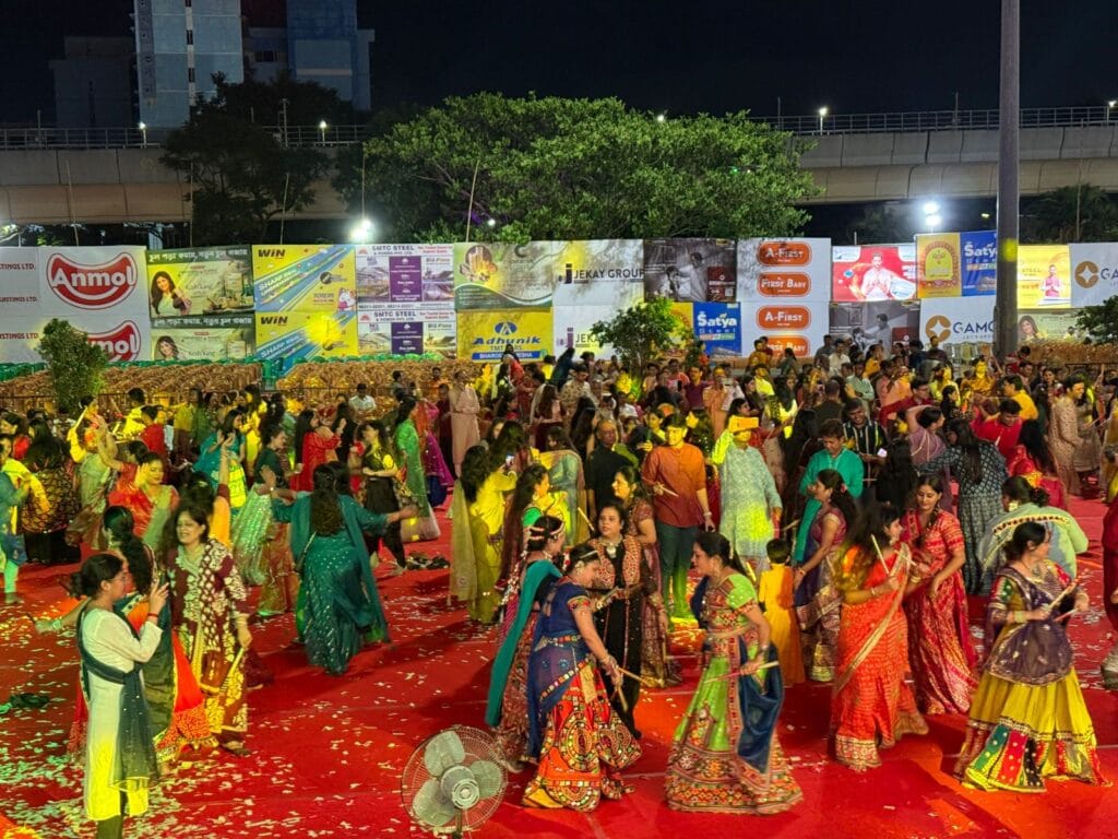 দশেরা উপলক্ষে সল্টলেকে সাংস্কৃতিক অনুষ্ঠান ২০২৫