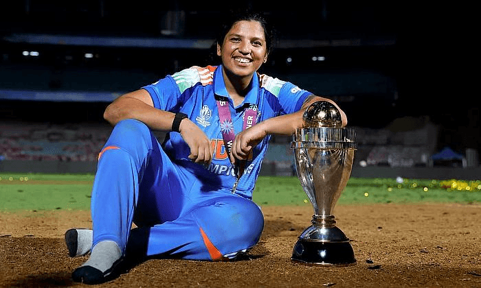 Cricketer Richa Ghosh being honoured by CAB at Eden Gardens